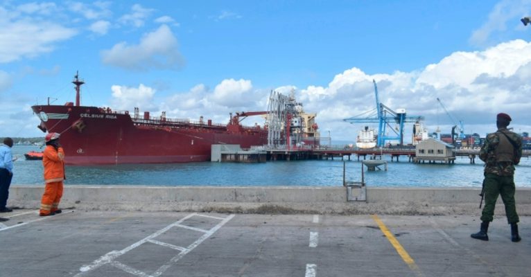 Uganda podrá importar productos petrolíferos a través del puerto keniano de Mombasa