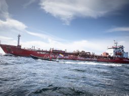 Buques de carga rusos están apagando cada vez más sus sistemas obligatorios de geolocalización