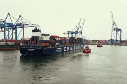 CMA CGM Mermaid arriba al terminal de contenedores Baltic Hub del Puerto de Gdansk