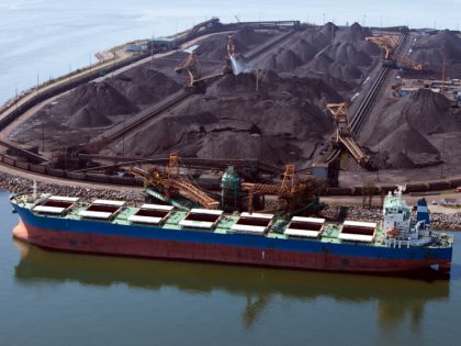 China e India aumentan importaciones de carbón térmico por vía marítima