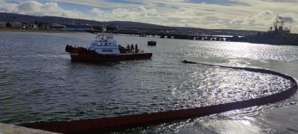 Realizan simulacro ante derrame de hidrocarburos en Muelle Santos Mardones de Punta Arenas