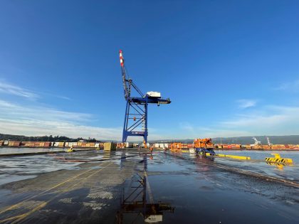 Portuarios fijan "acciones" para resolver conflicto en Puerto Coronel y empresa acusa amenazas y bloqueos