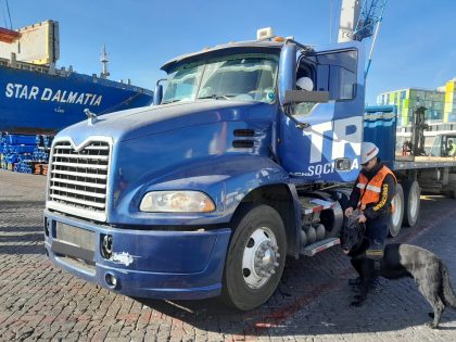 Policía Marítima detiene a extranjero sin papeles migratorios que operaba camión en Puerto de Valparaíso