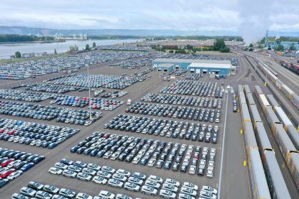 Estados Unidos: Puerto de Vancouver fija récord en desembarque de vehículos Subaru en 2023