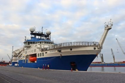 Puerto Antofagasta recibe buque científico Falkor Too