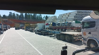 Transportistas denuncian largas esperas en depósitos de contenedores de la Región de Valparaíso