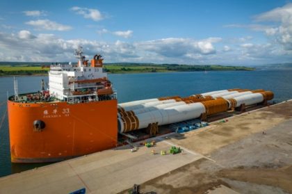 Cosco Shipping Heavy Transport lleva 16 monopilotes desde China a Reino Unido