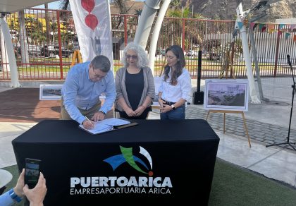 Empresa Portuaria Arica firma convenio con MOP