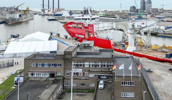 Port Oostende adquiere y renueva antigua Academia Marítima donde están sus oficinas
