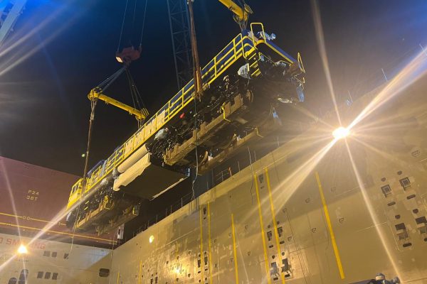 último pedido de locomotoras desembarcadas en Puerto Angamos