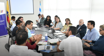 Ministerio de Transportes de Ecuador monitorea logística en terminales portuarios habilitados