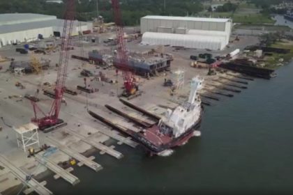 Bollinger Mississippi Shipbuilding celebra primer lanzamiento lateral en seis años