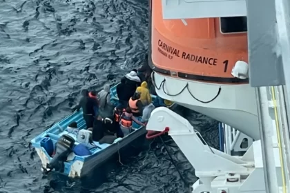 Buque de Carnival Cruise Line rescata a personas varadas en la costa del Pacífico de México