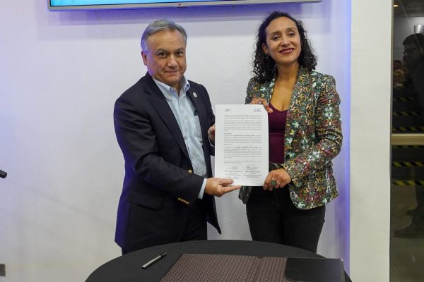 Puerto San Antonio renueva compromiso con el Centro Cultural de San