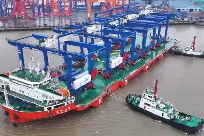 ZPMC envía a Perú el primer lote de grúas automáticas para el Puerto de Chancay