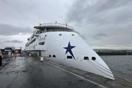 Puerto de Troon recibe recalada especial de buque de Aurora Expeditions
