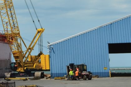Puerto de Cleveland transforma almacén en Centro de Electrificación