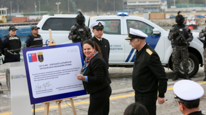 Ministerio de Defensa y Armada de Chile encabezan ceremonia de promulgación de Ley que fortalece a la Policía Marítima