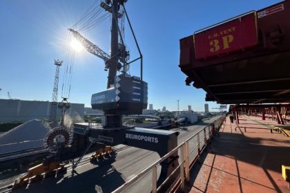 Euroports recibe escoria de altos hornos china en Puerto de Rostock