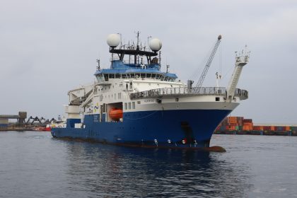 Puerto de Antofagasta recibe por segunda vez en el año al buque científico Falkor (Too)