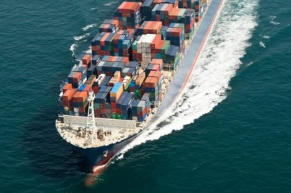 Global Ship Lease reporta utilidad neta ajustada de USD 93,8 millones en tercer trimestre de 2025
