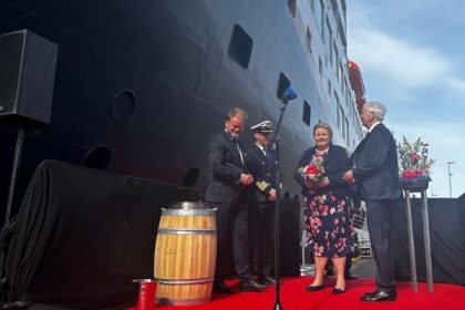 Noruega: Bautizan barco de Havila Kystruten en Puerto de Bergen