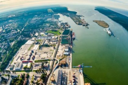 Completan evaluación de impacto ambiental de producción y reabastecimiento de hidrógeno verde en Puerto de Klaipeda