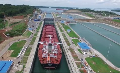 Reportan que rutas de navegación de graneleros aumentaron 31% debido a restricciones en Canal de Panamá