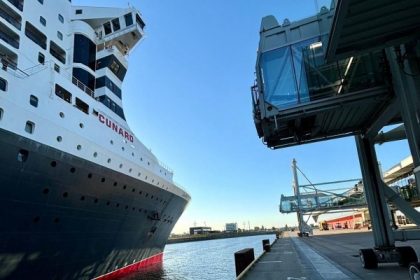 Queen Mary 2 visita Puerto de Hamburgo