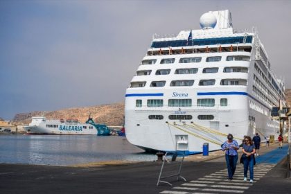 MS Sirena arriba a Puerto de Almería