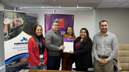 Empresa Portuaria Arica firma compromiso de Equidad de Género