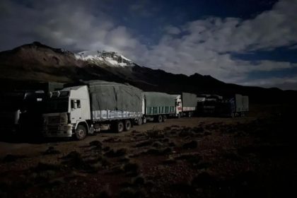 Incautan 13 camiones durante operativo en frontera entre Chile y Bolivia