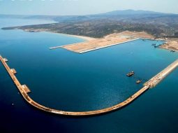 Marruecos abrirá dos puertos de aguas profundas en 2026 y 2028