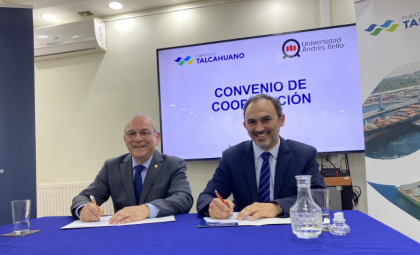 Puertos de Talcahuano y UNAB firman alianza para potenciar investigación y formación en área marítimo-portuaria