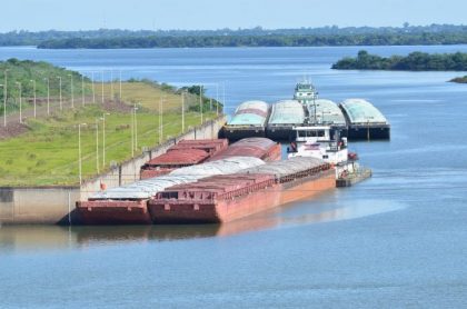 Gobierno paraguayo aspira a mantener hidrovía habilitada todo el año
