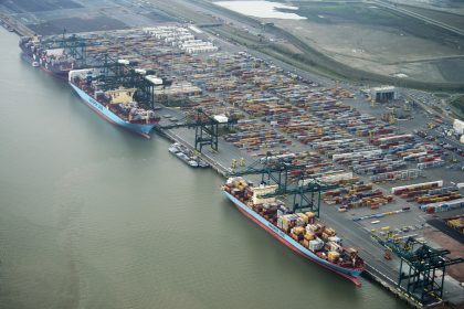 Bélgica: Puerto de Amberes cierra terminal y esclusa por derrame de petróleo