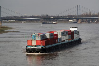 Alemania: Restauran permiso para transportar carga a través del río Rin
