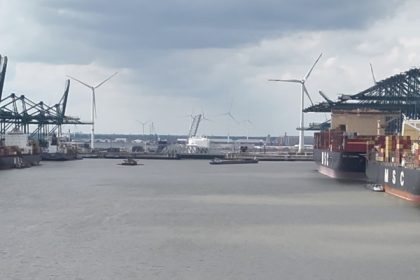 Puerto de Amberes actualiza situación de limpieza de derrame en muelle de Deurganck