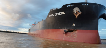 Argentina: Granelero choca contra convoy de barcazas cerca del Puerto de San Nicolás