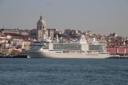 Silver Ray es bautizado en el Puerto de Lisboa