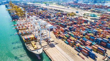 Puerto de Singapur reabre terminales de contenedores inutilizadas por acumulación de buques