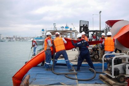 Puerto de Manta realiza simulacro contra derrame de hidrocarburos