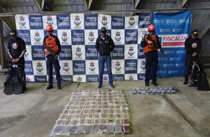 Armada de Colombia incauta 120 kilos de cocaína desde buque de alto bordo