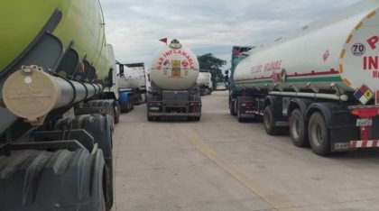 Bolivia: Camiones cisternas permanecen varados por bloqueos en frontera con Argentina