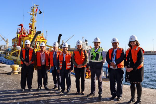Delegación de la Gobernación de Oruro realiza visita técnica a Puerto Antofagasta 