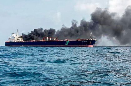Autoridad Portuaria de Singapur y Hafnia transferirán carga de petróleo de buque incendiado