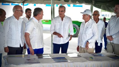 Presidente de República Dominicana inaugura muelle auxiliar en Manzanillo del proyecto Energía 2000
