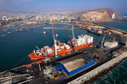 Terminal Puerto Arica establece récord en manipulación de carga peruana