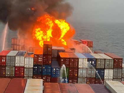 Buque Maersk Frankfurt se incendia a 50 millas náuticas de la costa india