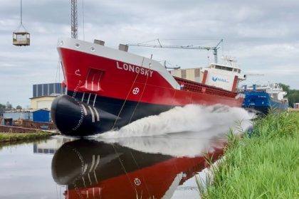 Botan buque de Longship Group en Waterhuizen